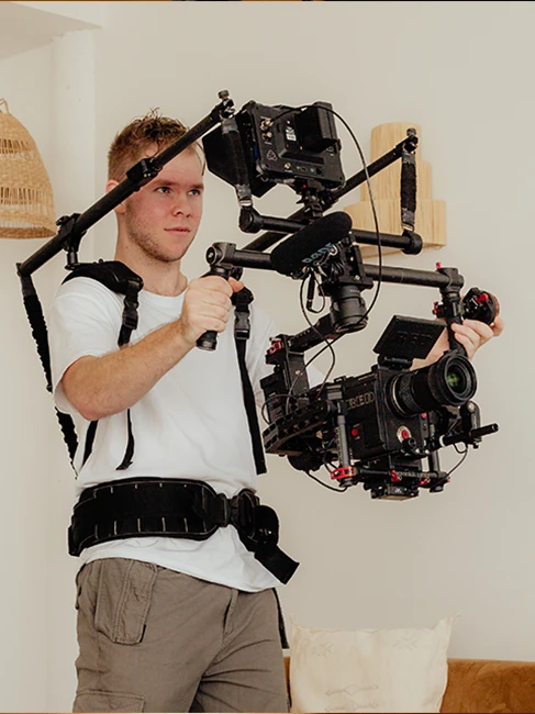 Cameraman LensBrothers avec une caméra Red pour une promotion